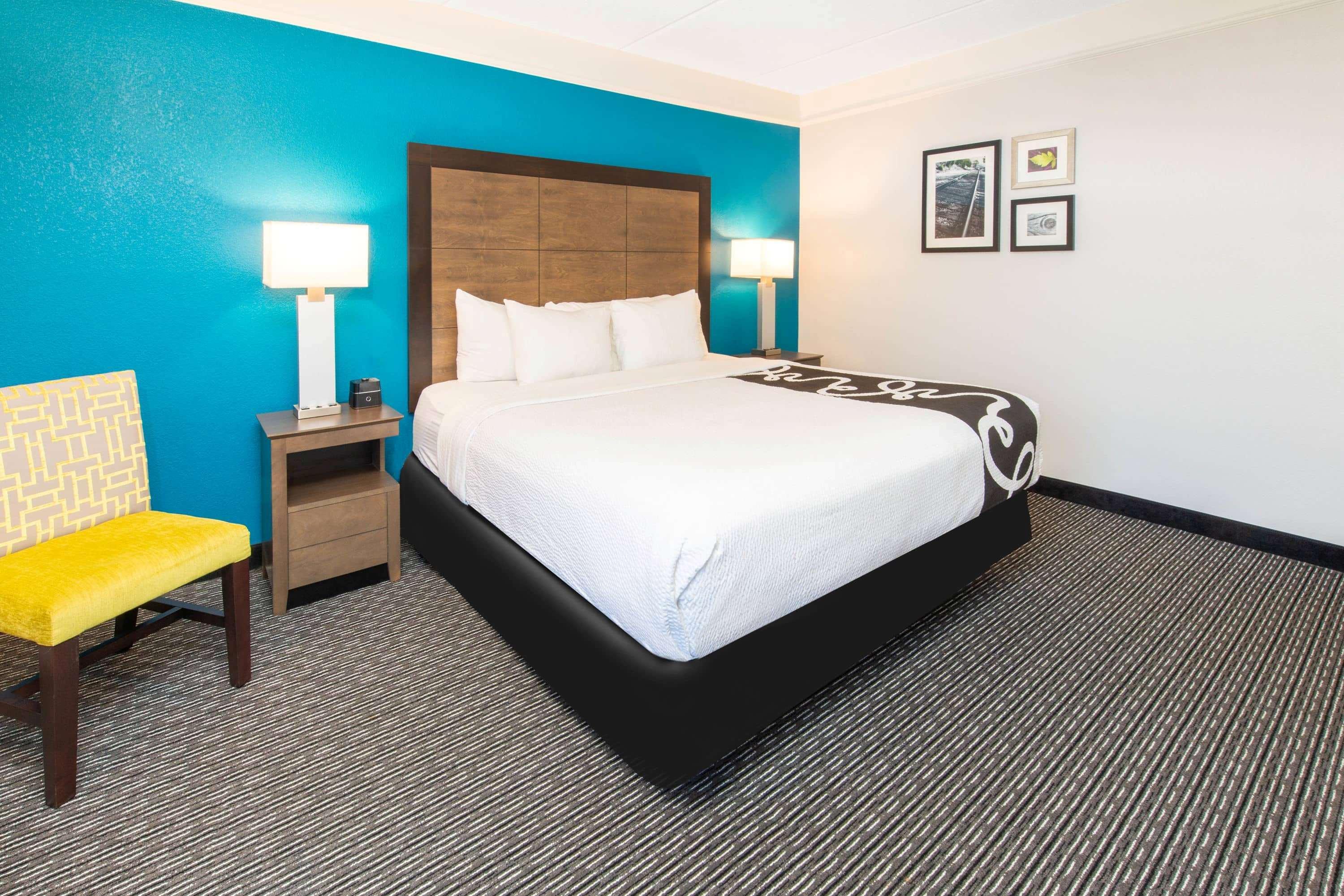 La Quinta By Wyndham Tampa Brandon Regency Park Hotel Exterior photo